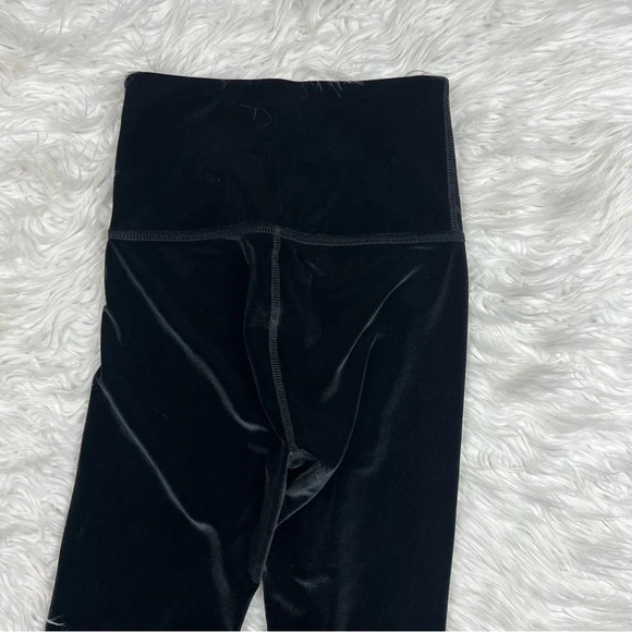 BEYOND YOGA Velvet Motion High Waisted Midi Legging Black Activewear Women’s XS - Picture 10 of 12